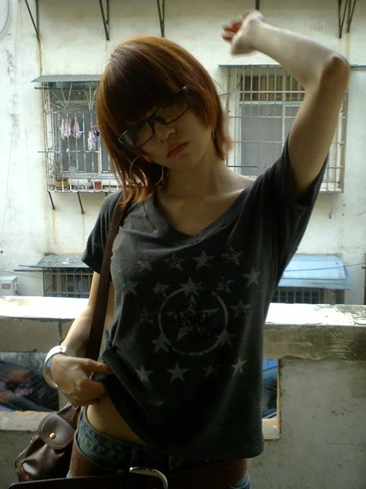Haut chic col V imprimé vintage Dollette T-shirt graphique japonais années 2000 Grunge Top américain rétro T-shirts manches courtes