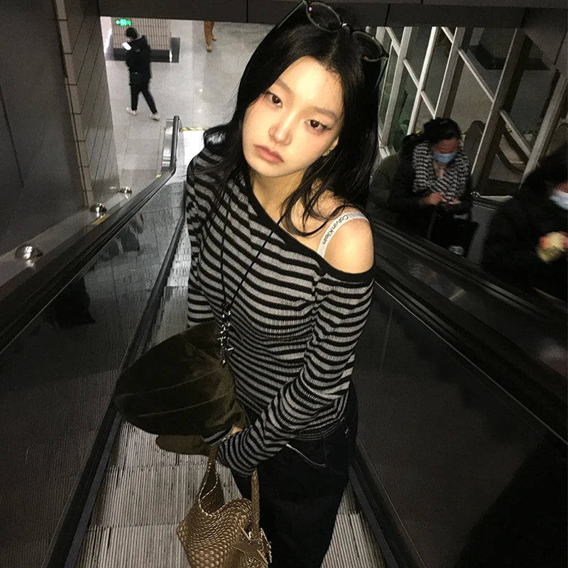 Chic Dollette Japanisches T-Shirt Langarm Off-Shoulder Gestreiftes Crop Top Grunge 2000er Streetwear T-Shirts