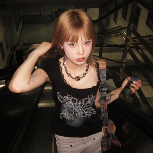 Chic Dollette T-shirt imprimé japonais Manches courtes Dentelle Vintage Grunge Top Streetwear Gothique Crop Top Années 2000 T-shirts
