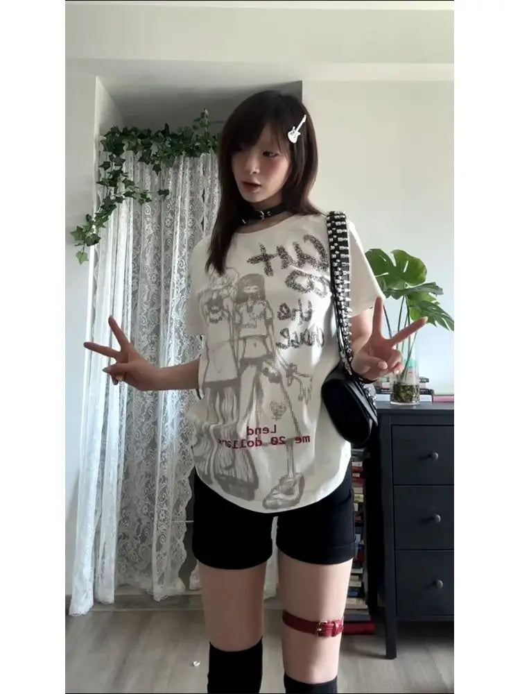 Schicke Dollette Gothic Cartoon Grafik T-Shirts Kurzarm 2000er Kleidung Damen T-Shirt Japan Style Print Tees Goth Sommer Top