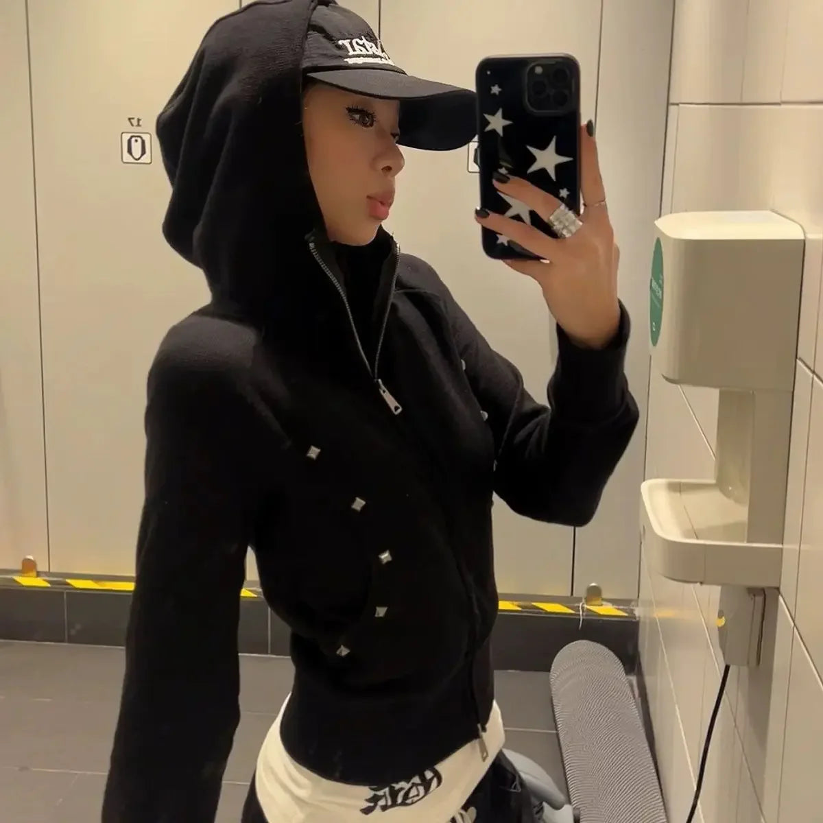 Schicke Dollette Freizeit Nieten Kapuzenpullover Herbst 2025 Zwei Reißverschlüsse Streetwear Mäntel Grunge Schmale Passform Sweatshirts