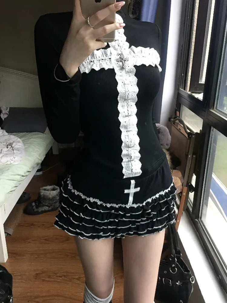 Schickes Dollette Gothic T-Shirt Spitze Patchwork Kreuz Vintage Grunge Top Langarm Punk Style Schmale Schwarze T-Shirts