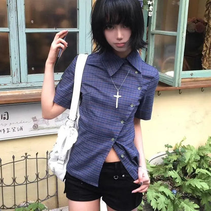 Chemise décontractée à carreaux vintage Chic Dollette à manches courtes Haut d'été japonais années 2000 Chemise irrégulière rétro américaine années 90
