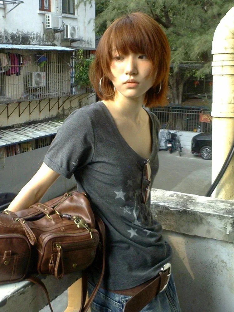 Haut chic col V imprimé vintage Dollette T-shirt graphique japonais années 2000 Grunge Top américain rétro T-shirts manches courtes