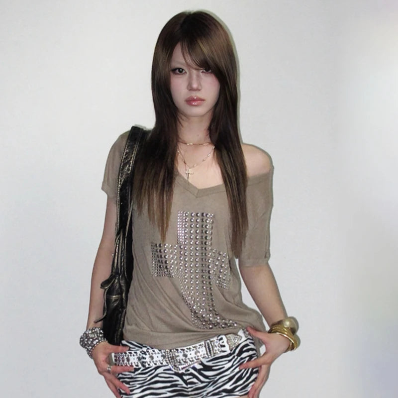 Chic Dollette Japanisches Metallic-Kreuz-Print T-Shirt Trashiger 2000er V-Ausschnitt Sheer Top Vintage Harajuku Kurzarm Streetwear Grunge