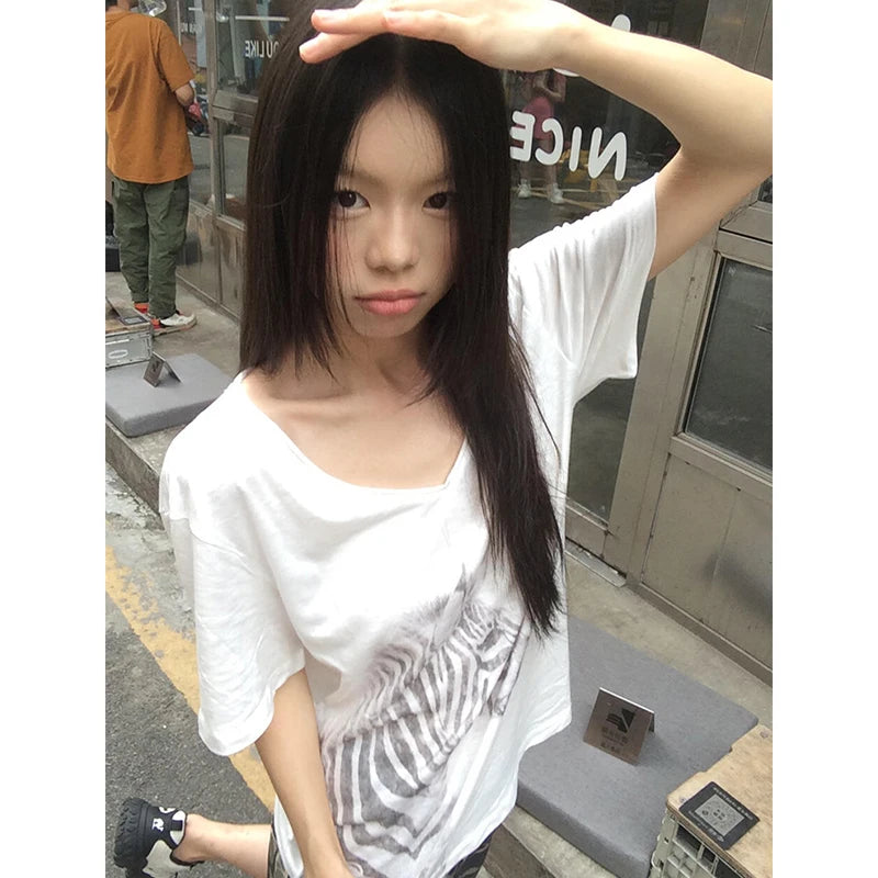Chic Dollette V-Ausschnitt Zebra-Grafik T-Shirts Damen Kleidung Kurzarm Koreanische Mode 2000er Jahre Kleidung Sommer Top T-Shirts Weiblich Chic