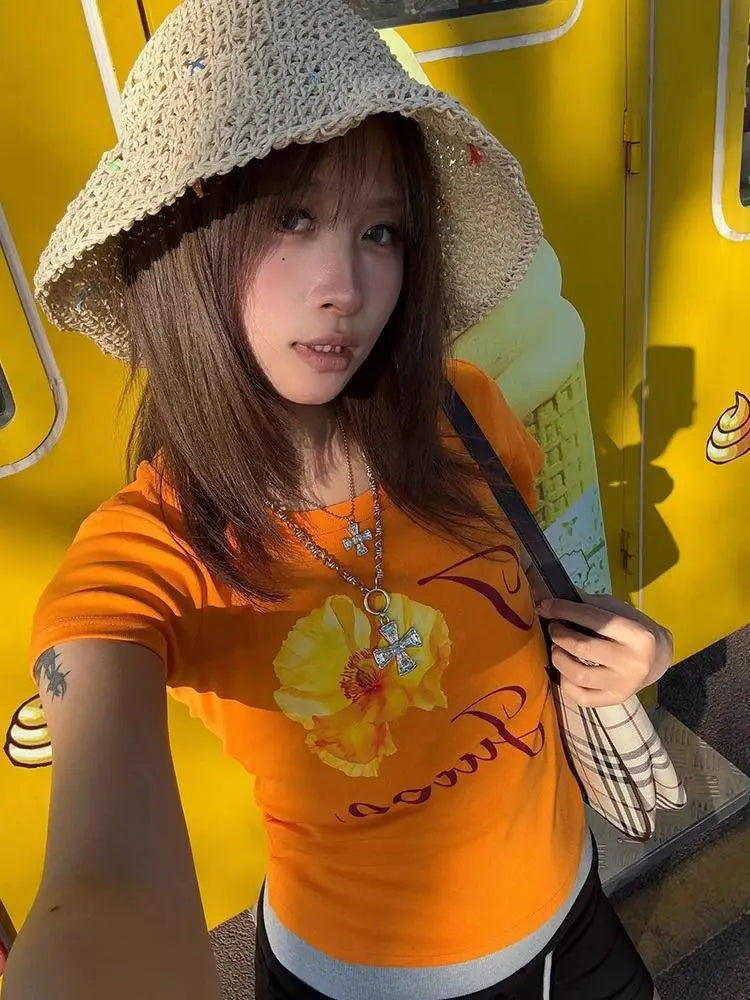 Schicke Dollette Floral Graphic T-Shirts Orange Kurzarm Koreanische Mode 2000er Kleidung Hotsweet Slim T-Shirts Damenbekleidung Chic