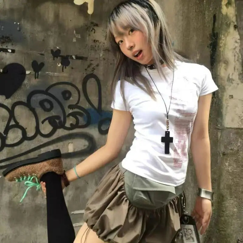 Chic Dollette Hotsweet Grafik-T-Shirt Gothic Kleidung Enger Rundhals Kurzarm 2000er Kleidung Koreanische Mode Damenbekleidung Chic