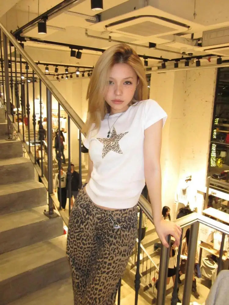 Chic Dollette Hotsweet Grafik T-Shirts Leopard Stern Muster Kurzarm 2000er Kleidung Skinny Chic T-Shirts Korean Fashion Top