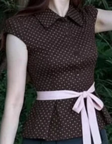 Chic Dollette Design Gepunktetes Kurzarm-Damenhemd Sommer 2026 Neu Revers Schleifenband Top Taille Schlank Altersreduzierende Hemden Damen