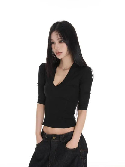 Chic Dollette Unifarbenes Sommer-Oberteil mit V-Ausschnitt, schmal geschnittenes T-Shirt, Kurzarm, koreanische Mode, Damenbekleidung, Skinny, 2000er Kleidung