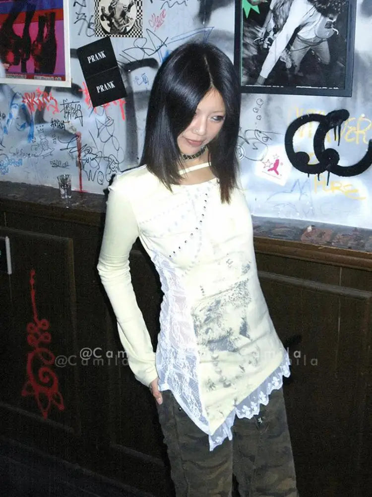 Chic Dollette Hotsweet Grafik T-Shirts Patchwork Spitze Gelb Langarm 2000er Kleidung Bestickte Schlaghose Asymmetrisches Slim Top