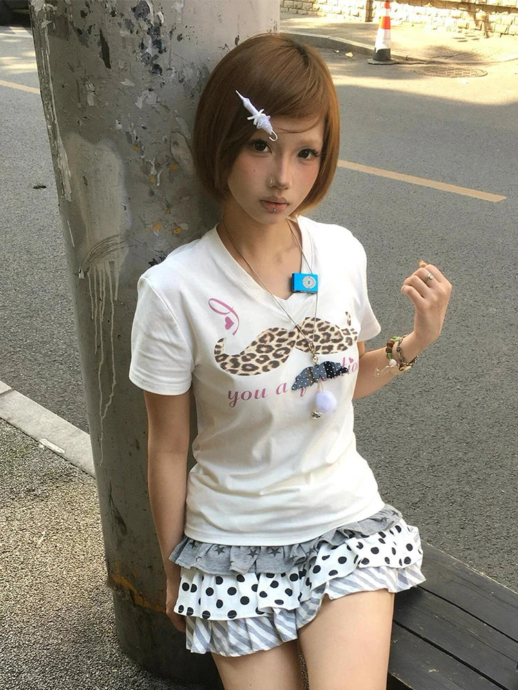 Chic Dollette  vintage T Shirt Women Short Sleeve Leopard-print Mustache Graphic Tops 2000s Aesthetic Crop Tops American Retro