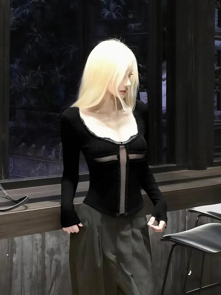 Chic Dollette Schwarzes Gothic-Hohlkreuz-Grafik-T-Shirt Kleidung Langarm 2000er Kleidung T-Shirts Damen Kleidung Frühling