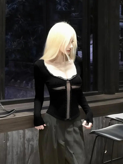 Chic Dollette Schwarzes Gothic-Hohlkreuz-Grafik-T-Shirt Kleidung Langarm 2000er Kleidung T-Shirts Damen Kleidung Frühling