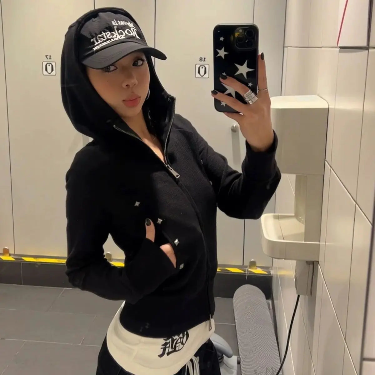 Schicke Dollette Freizeit Nieten Kapuzenpullover Herbst 2025 Zwei Reißverschlüsse Streetwear Mäntel Grunge Schmale Passform Sweatshirts