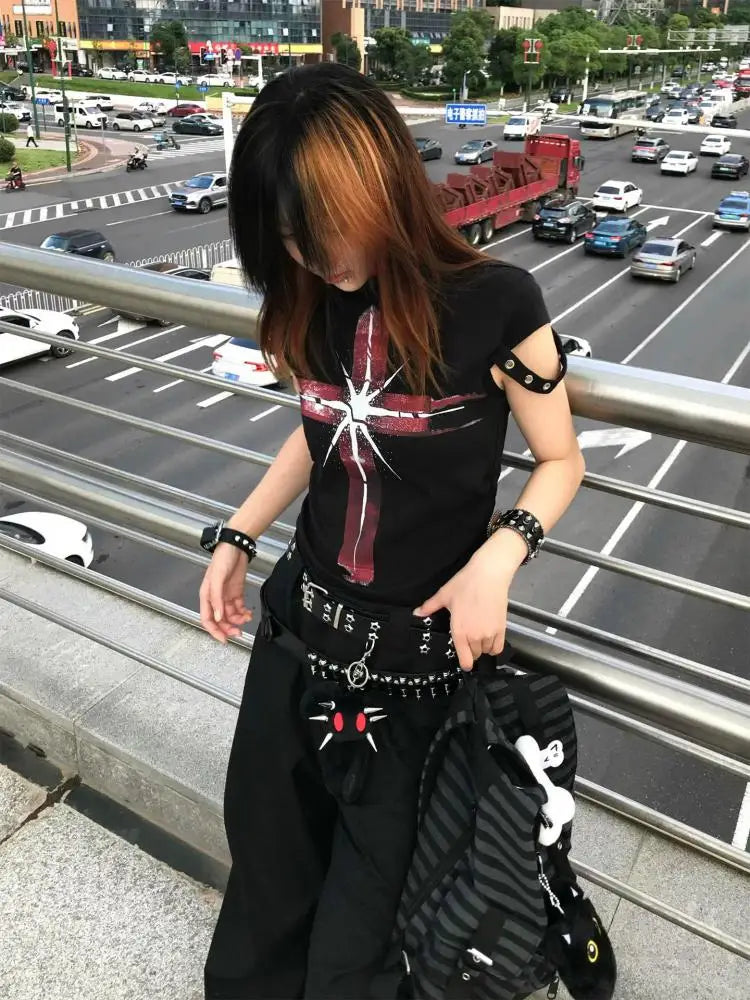 Hauts Chic Dollette Gothique Noir Croix Graphique Femme Manches Courtes Streetwear Années 2000 T-shirts Vêtements Féminins Chic