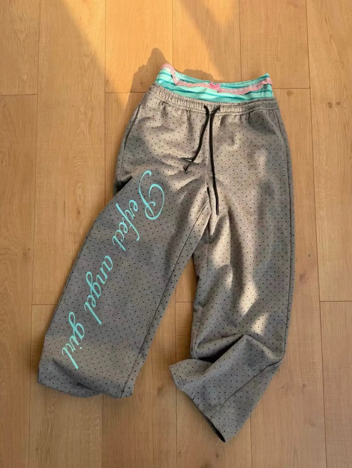 Chic Dollette 2026 new Y2K letter printed polka dot splicing fake two-piece pants for street fashion, niche fashion, versatile daily leisure