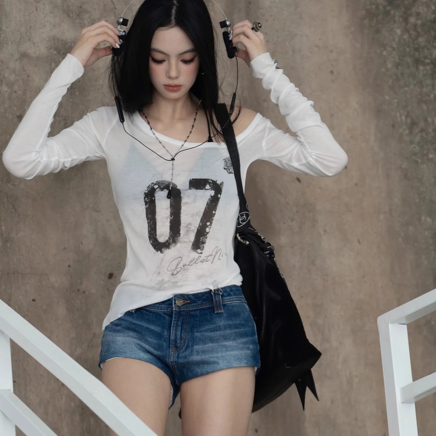 Chic Dollette Streetwear Print-Buchstaben-Grafik-T-Shirt Damenbekleidung Langarm Damen T-Shirt Koreanische Mode Herbst Top Chic Goth