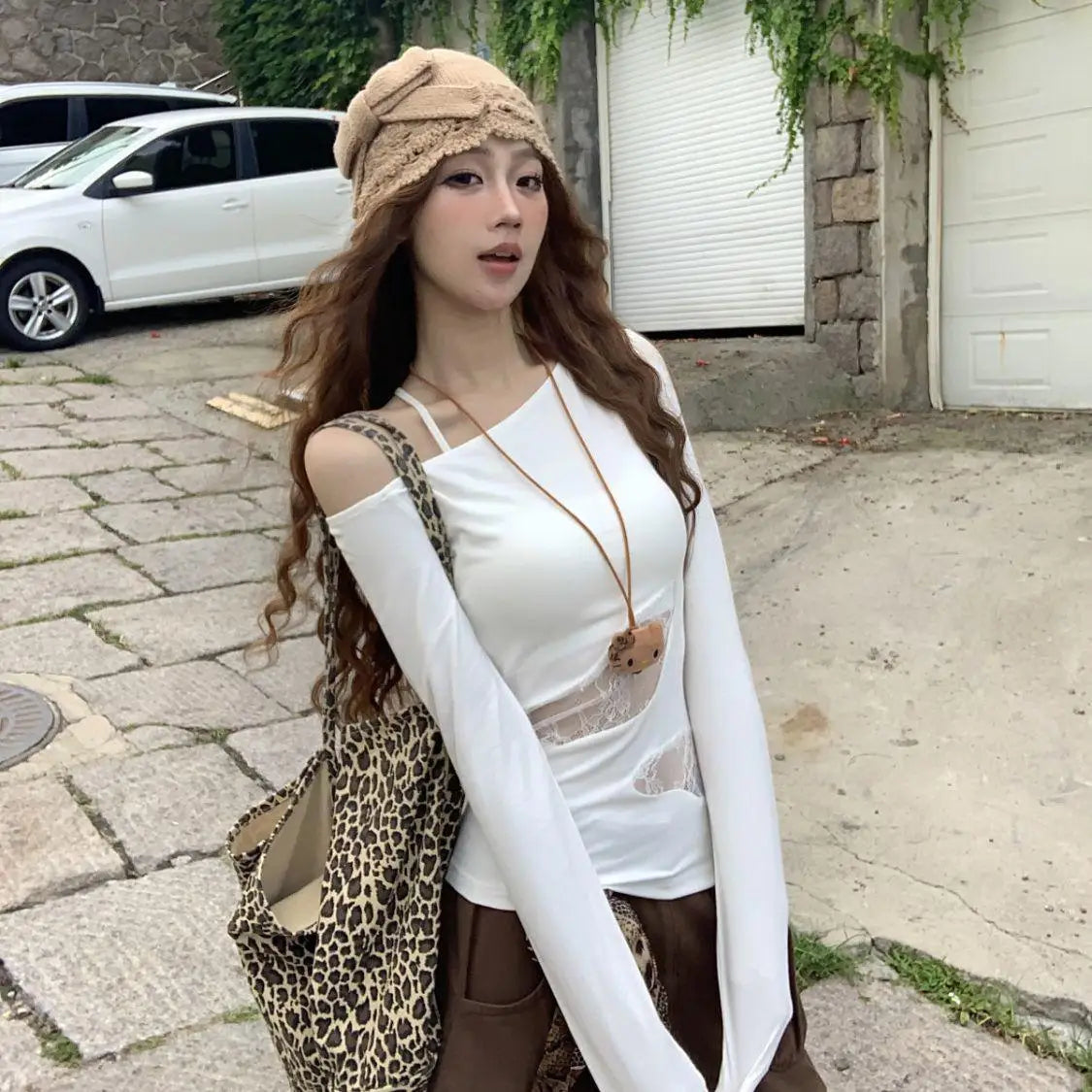 Schickes Dollette Hotsweet Asymmetrisches Langarm-T-Shirt mit schrägem Kragen, schmal geschnitten, Spitze, Hohl-Top, 2000er-Kleidung, koreanische Mode
