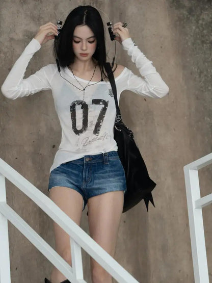 Chic Dollette Streetwear Print-Buchstaben-Grafik-T-Shirt Damenbekleidung Langarm Damen T-Shirt Koreanische Mode Herbst Top Chic Goth