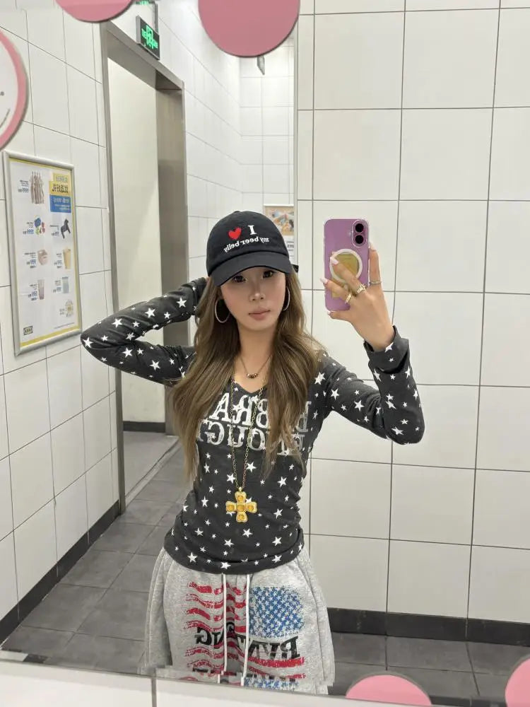 Chic Dollette Hotsweet Grafik-T-Shirts mit Sternenprint, schmal geschnitten, Langarm, 2000er Kleidung, Rundhalsausschnitt, Herbsttop, koreanische Mode-Tees