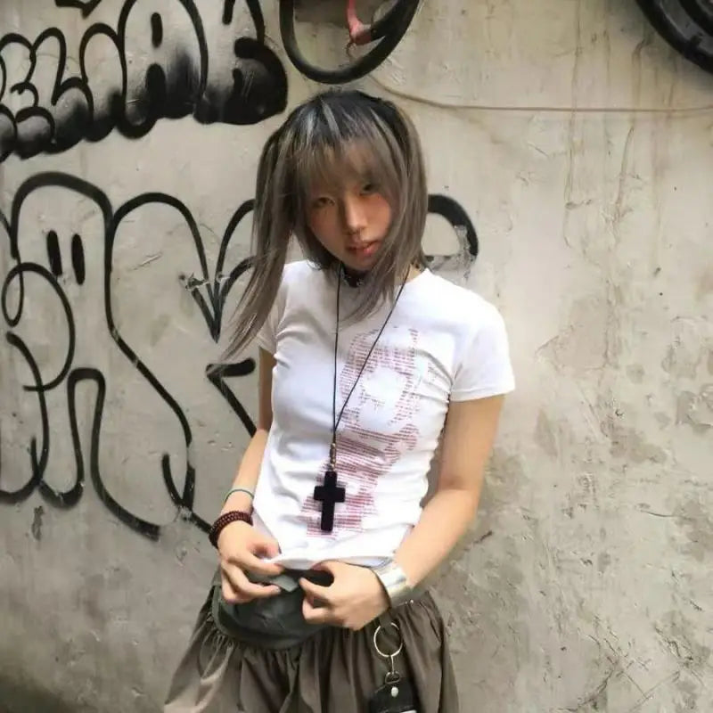 Chic Dollette Hotsweet Grafik-T-Shirt Gothic Kleidung Enger Rundhals Kurzarm 2000er Kleidung Koreanische Mode Damenbekleidung Chic
