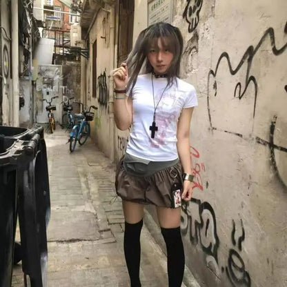 Chic Dollette Hotsweet Grafik-T-Shirt Gothic Kleidung Enger Rundhals Kurzarm 2000er Kleidung Koreanische Mode Damenbekleidung Chic