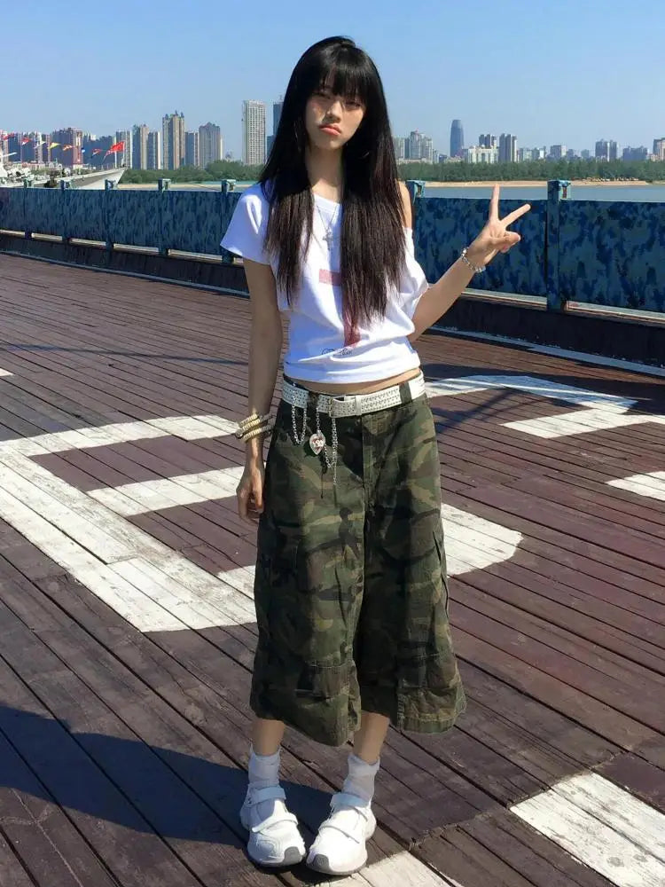 Schicke Dollette Gothic Schräger Kragen Grafik-T-Shirts Kurzarm Koreanische Mode Sommer Oberteile Damenbekleidung 2000er Kleidung