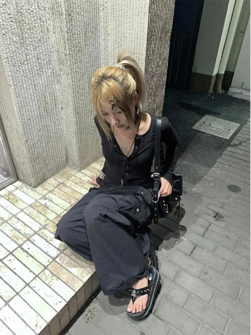 Chic Dollette Japanisches T-Shirt Langarm Button Schwarz Tee Top Streetwear American Retro 90er Crop Top Basic T-Shirts
