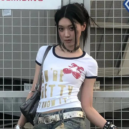 T-shirt femme Chic Dollette Streetwear Imprimé graphique Manches courtes Haut d'été Tendance coréenne Slim Années 2000