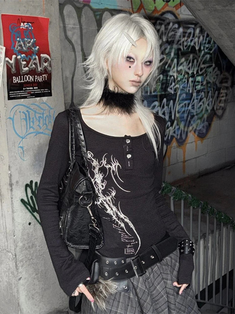 Chic Dollette Gothic Schwarz Bedruckt Grafik T Shirts Damen Kleidung Langarm Tees Weibliche Kleidung Herbst Top 2000er Kleidung Chic