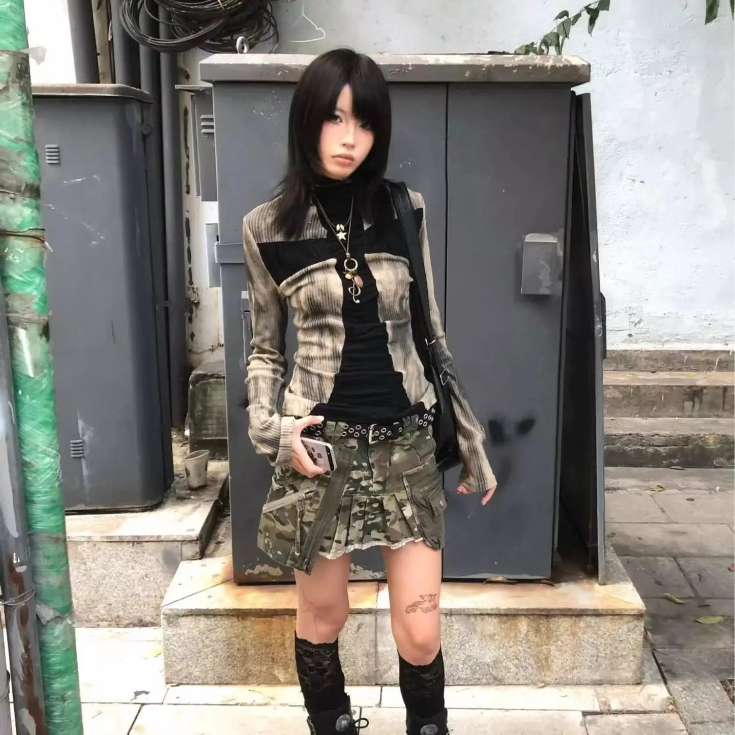 Chic Dollette Vintage T-Shirt Patchwork Langarm Skinny T-Shirt Streetwear Grunge Top Batikknoten-Shirt 2000er