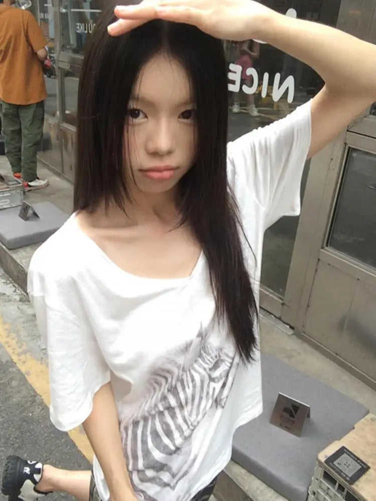 Chic Dollette V-Ausschnitt Zebra-Grafik T-Shirts Damen Kleidung Kurzarm Koreanische Mode 2000er Jahre Kleidung Sommer Top T-Shirts Weiblich Chic