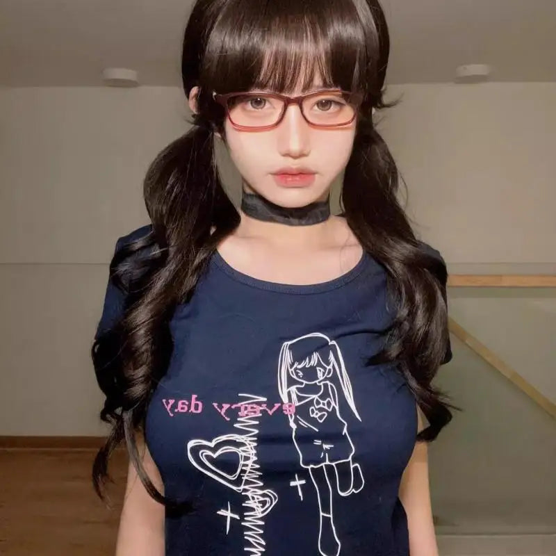 Haut gothique Chic Dollette T-shirts graphiques bleu marine Années 2000 Imprimé Dessin animé T-shirts moulants Style coréen Vêtements pour femmes Chic